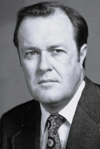 M. Emmet Uolş